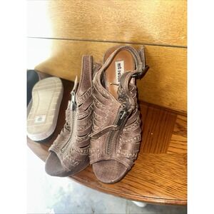 Not Rated Womans Wedge Sandal Size 8.5. Made‎ In Ethopia  Used. Good Condition